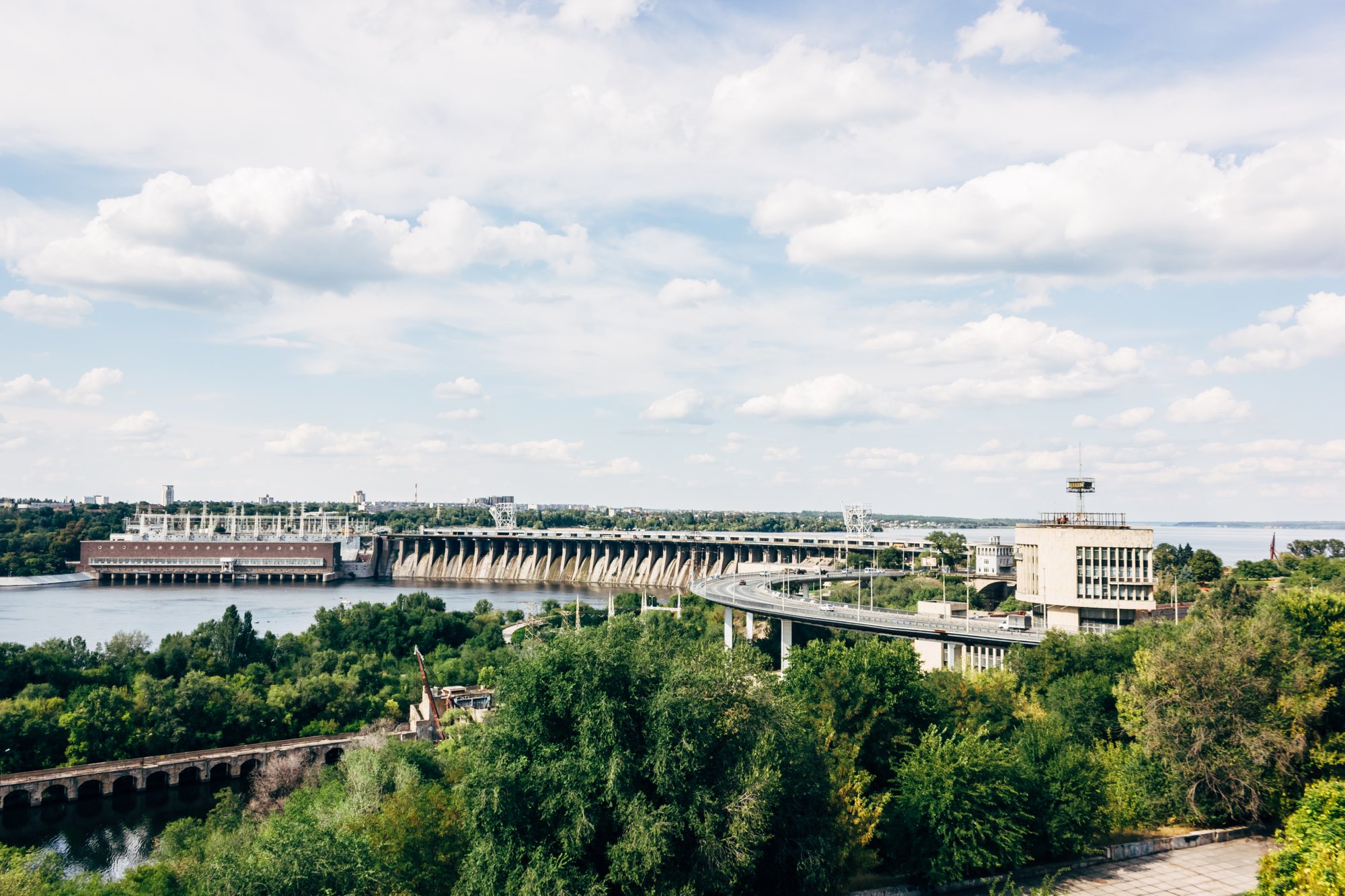 Оглядовий майданчик біля Міського палацу дитячої та юнацької творчості